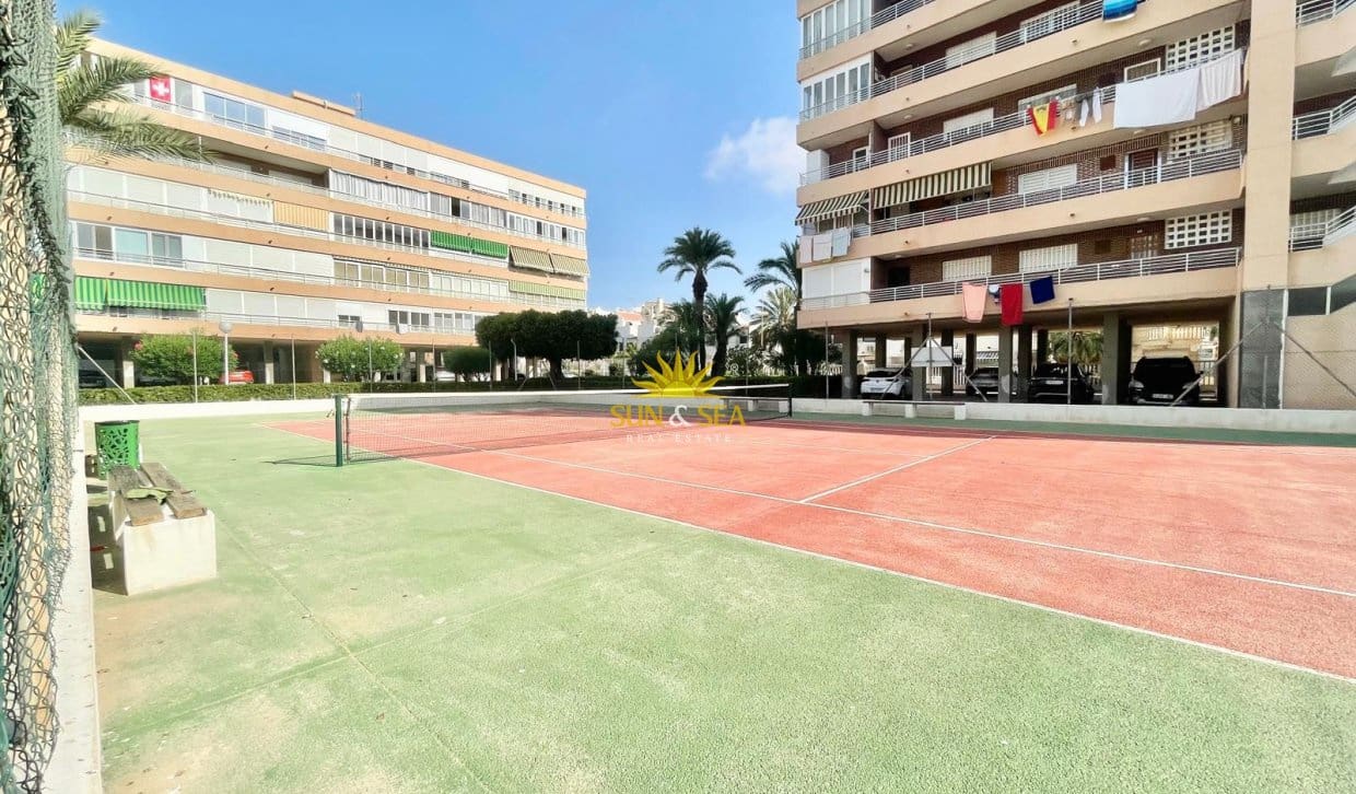 2 bedroom Apartment for rent in La Veleta with pool garage - € 1,300 (Ref: 9953244)