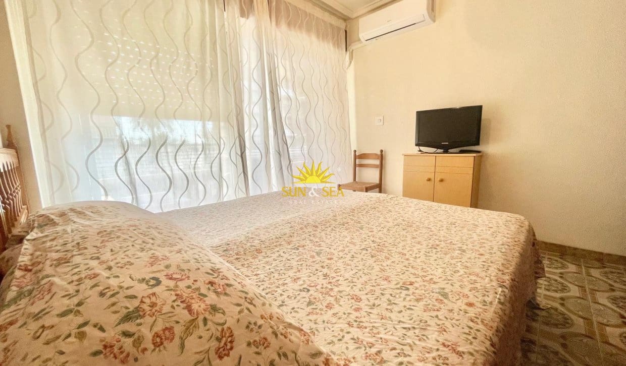 2 bedroom Apartment for rent in La Veleta with pool garage - € 1,300 (Ref: 9953244)