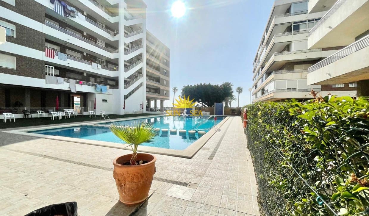 2 bedroom Apartment for rent in La Veleta with pool garage - € 1,300 (Ref: 9953244)