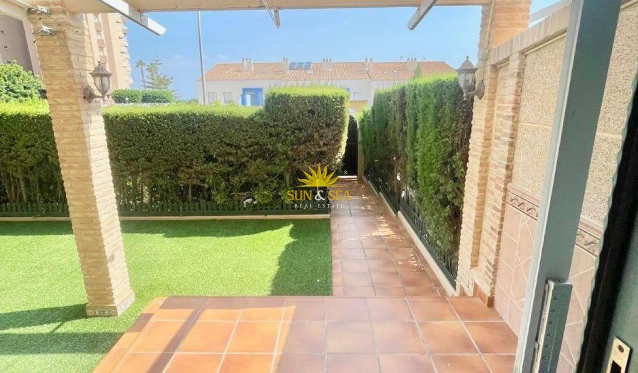 2 bedroom Beach Apartment for holiday rental in Cabo Roig with garage - € 1,200 (Ref: 9953361)