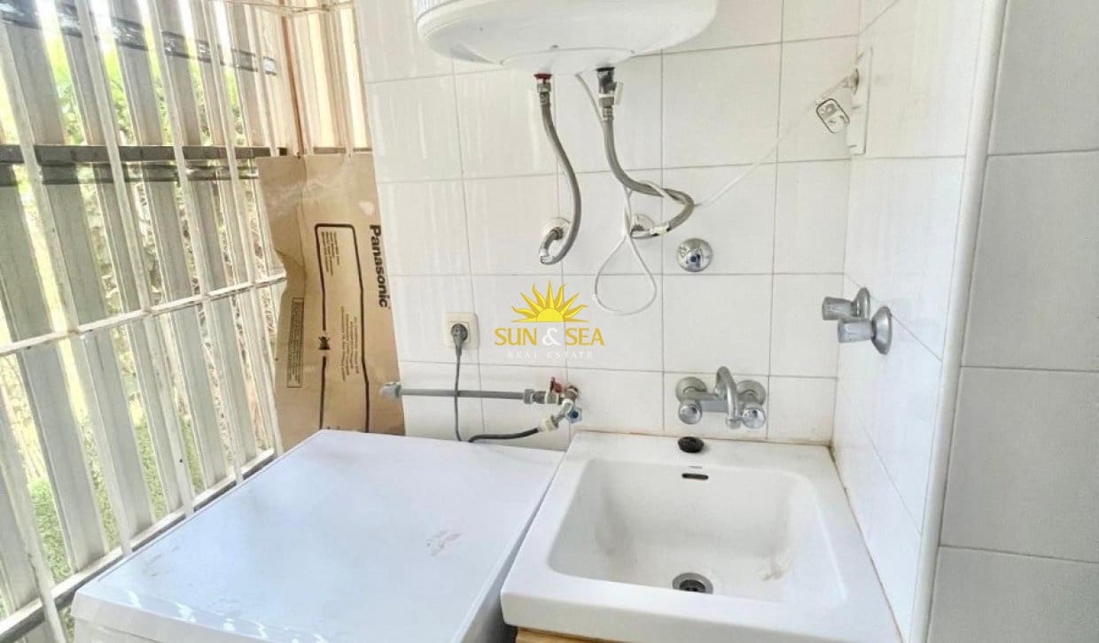 2 bedroom Beach Apartment for holiday rental in Cabo Roig with garage - € 1,200 (Ref: 9953361)
