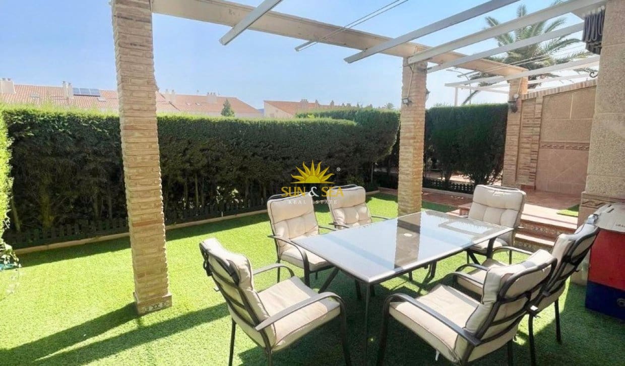 2 bedroom Beach Apartment for holiday rental in Cabo Roig with garage - € 1,200 (Ref: 9953361)
