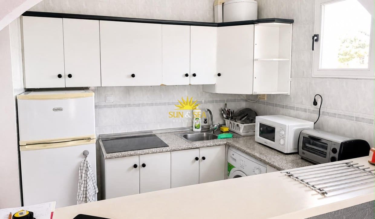 1 makuuhuone Huoneisto lomavuokrausta paikassa Torrevieja mukana uima-altaan - 650 € (Ref: 9956225)