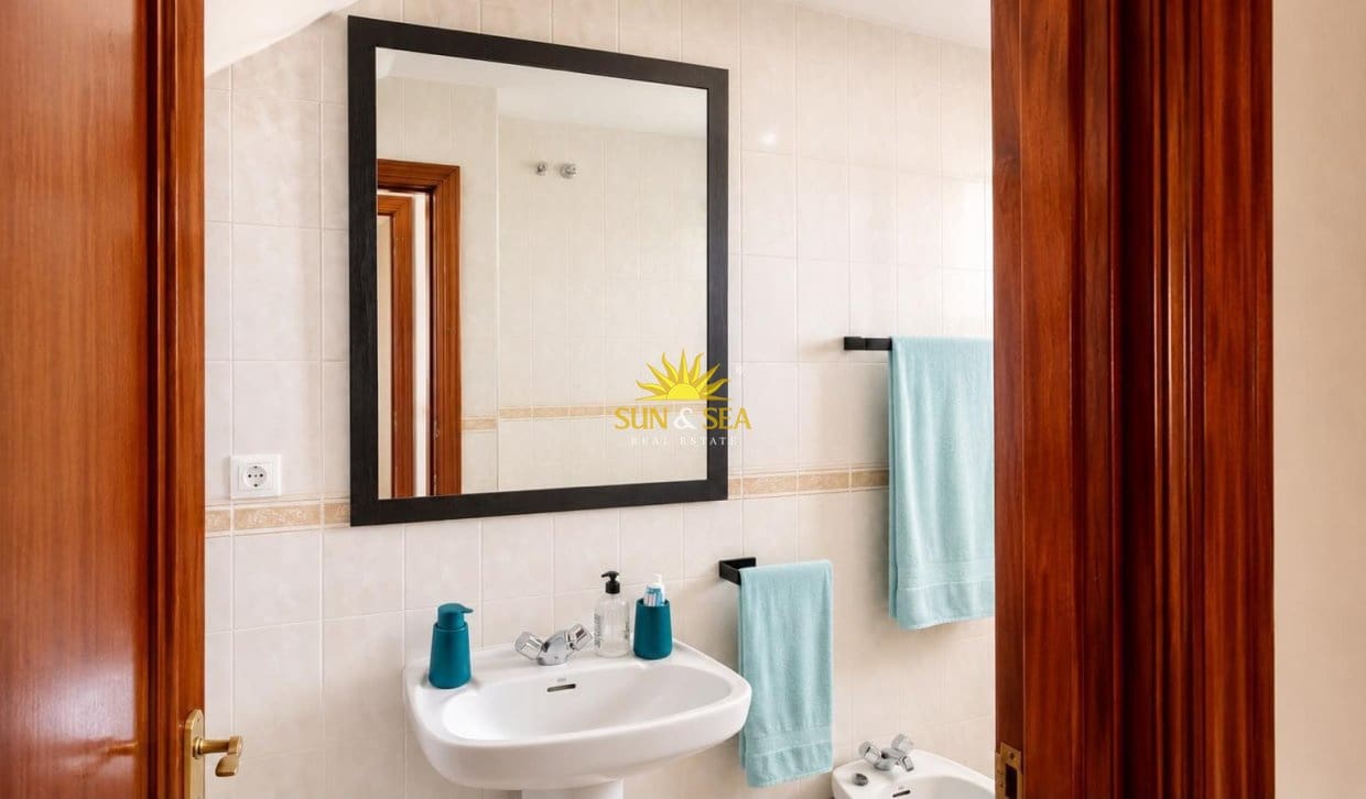 1 makuuhuone Huoneisto lomavuokrausta paikassa Torrevieja mukana uima-altaan - 650 € (Ref: 9956225)
