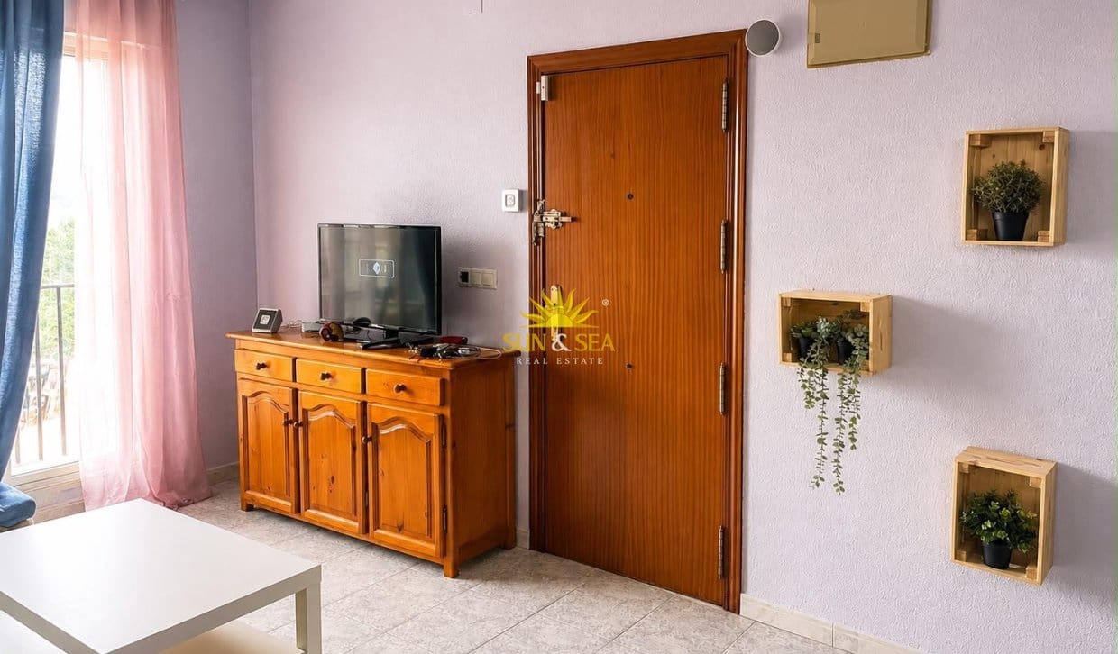 1 makuuhuone Huoneisto lomavuokrausta paikassa Torrevieja mukana uima-altaan - 650 € (Ref: 9956225)