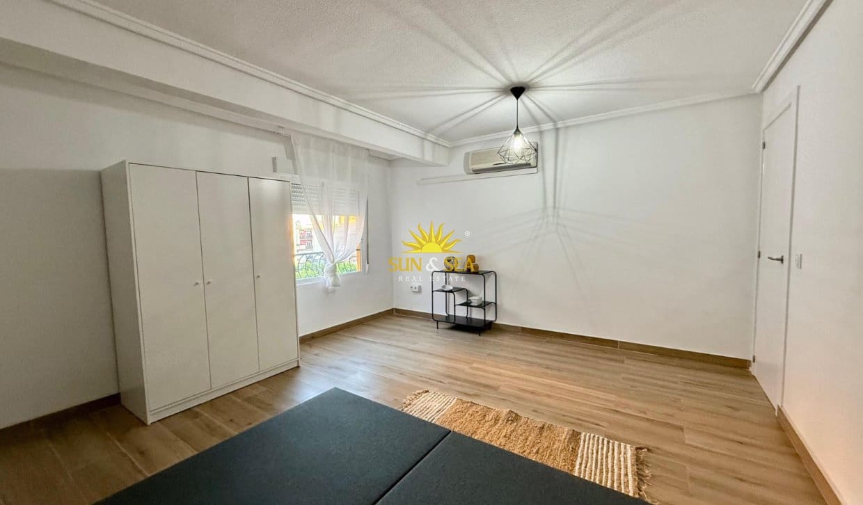 3 bedroom Apartment for sale in Catral - € 119,990 (Ref: 9956627)