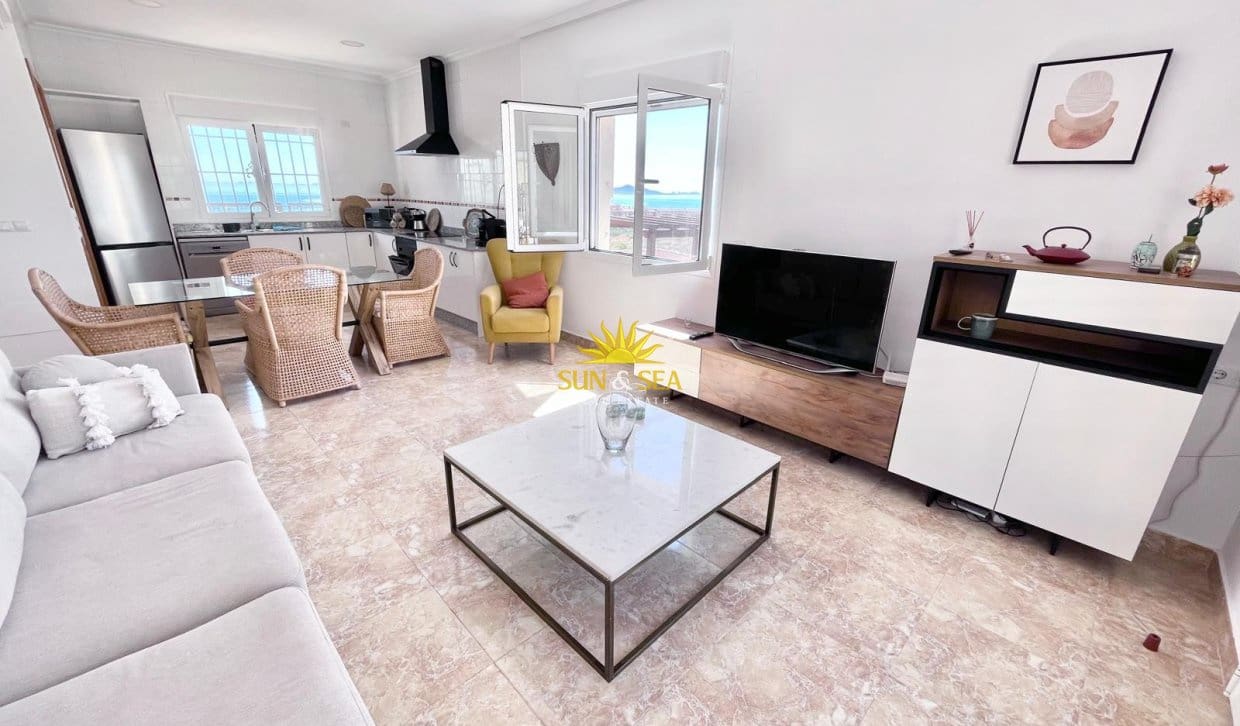 3 bedroom Villa for rent in El Carmoli with pool garage - € 2,300 (Ref: 9958290)