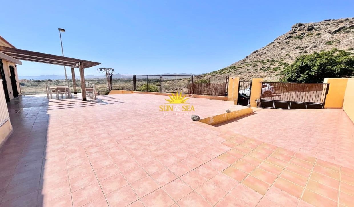 3 bedroom Villa for rent in El Carmoli with pool garage - € 2,300 (Ref: 9958290)