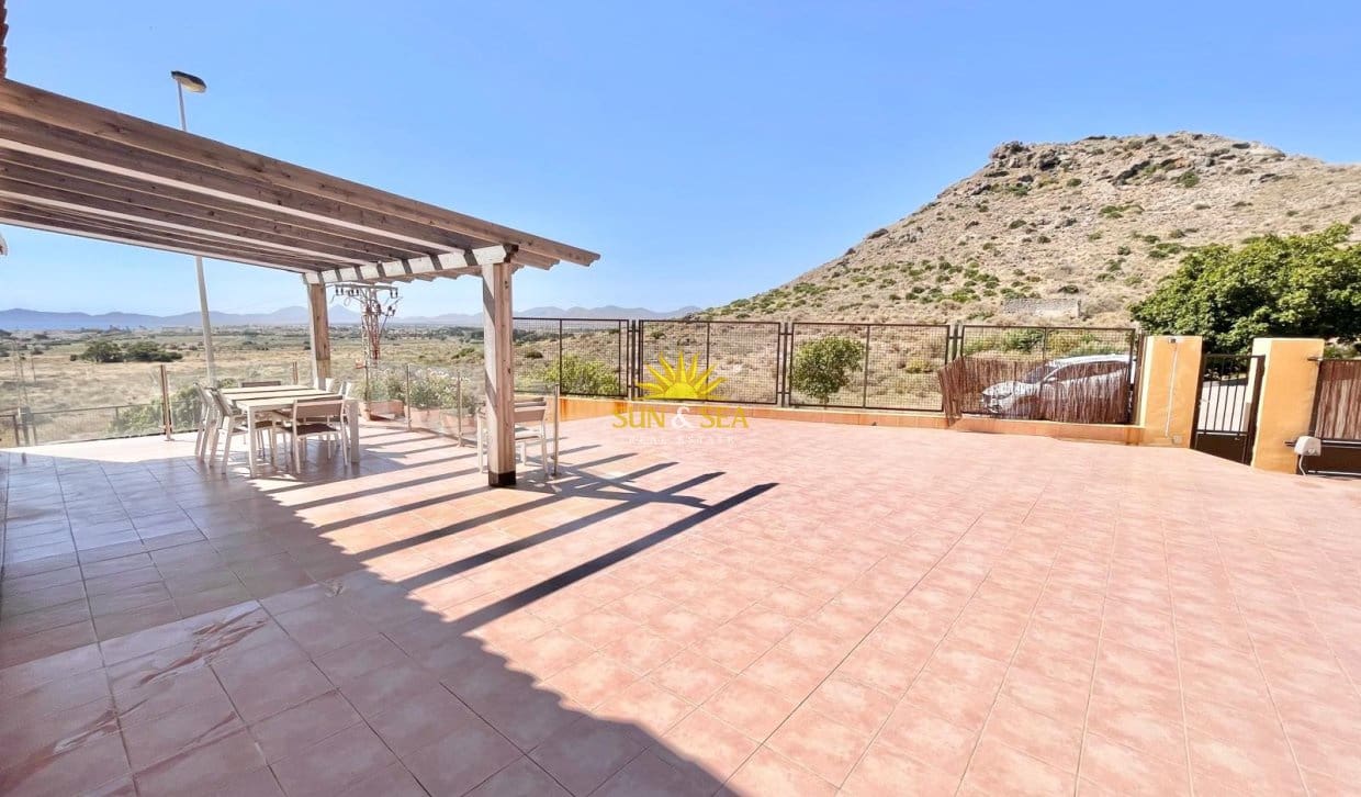 3 bedroom Villa for rent in El Carmoli with pool garage - € 2,300 (Ref: 9958290)