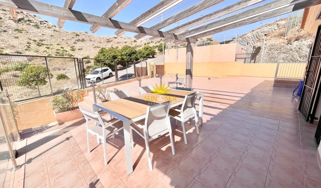 3 bedroom Villa for rent in El Carmoli with pool garage - € 2,300 (Ref: 9958290)