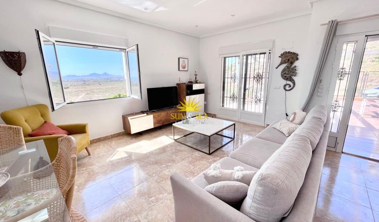 3 bedroom Villa for rent in El Carmoli with pool garage - € 2,300 (Ref: 9958290)