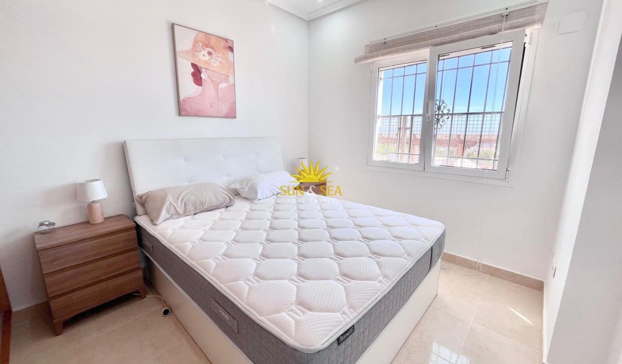 3 bedroom Villa for rent in El Carmoli with pool garage - € 2,300 (Ref: 9958290)
