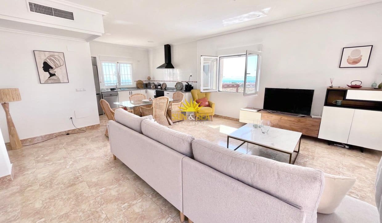 3 bedroom Villa for rent in El Carmoli with pool garage - € 2,300 (Ref: 9958290)