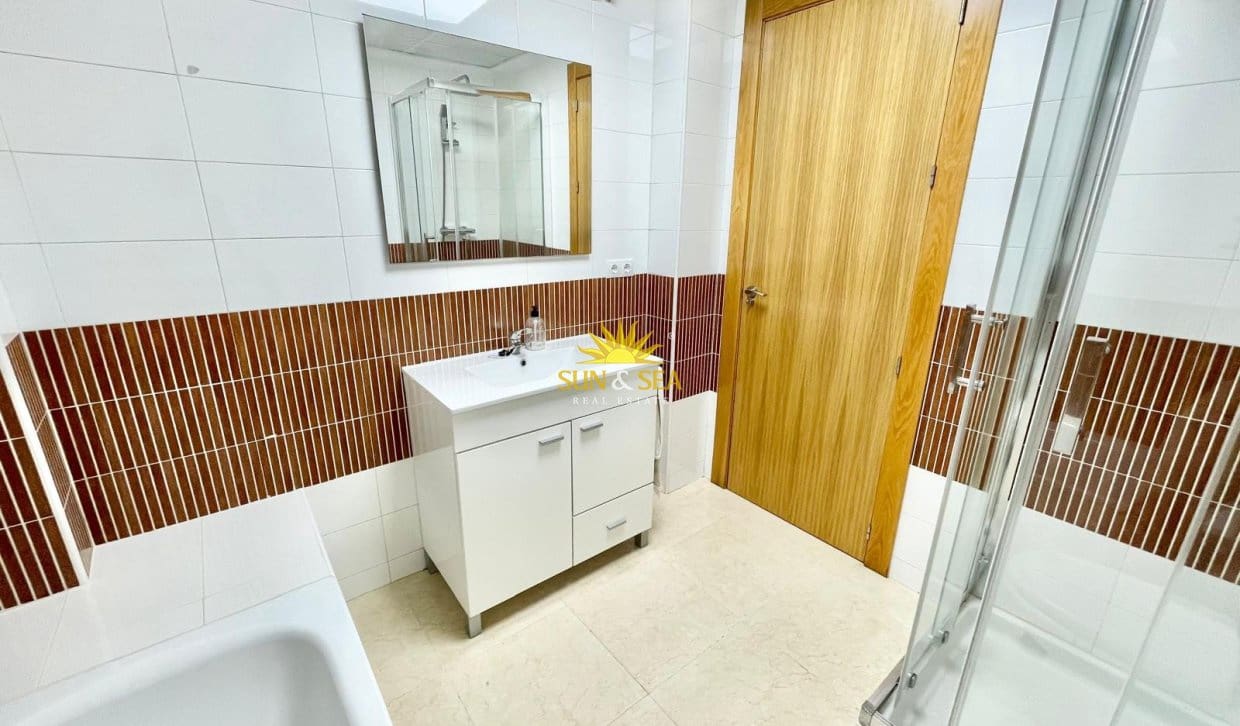 3 bedroom Villa for rent in El Carmoli with pool garage - € 2,300 (Ref: 9958290)