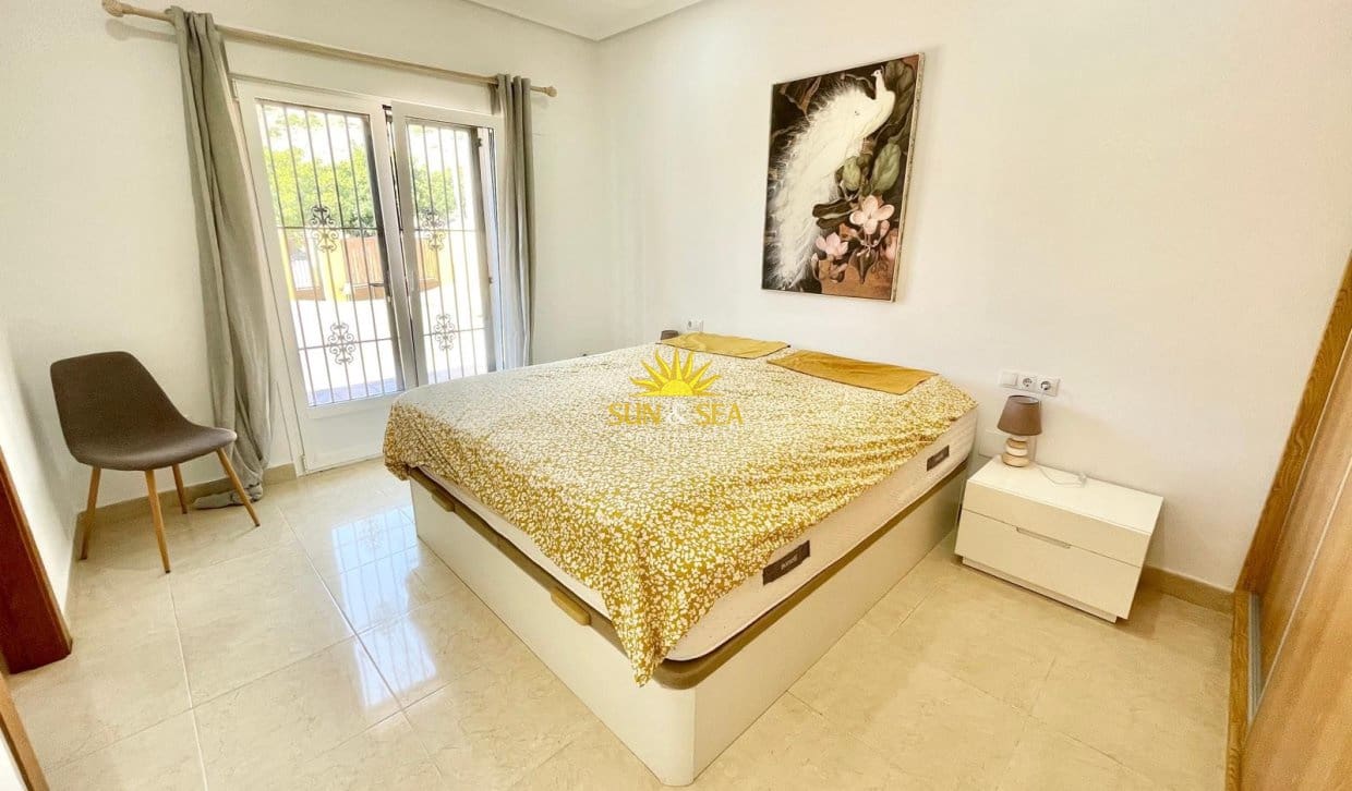 3 bedroom Villa for rent in El Carmoli with pool garage - € 2,300 (Ref: 9958290)