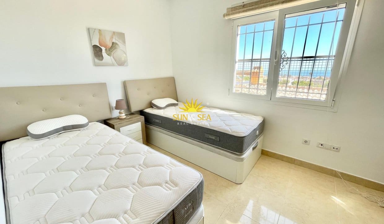 3 bedroom Villa for rent in El Carmoli with pool garage - € 2,300 (Ref: 9958290)