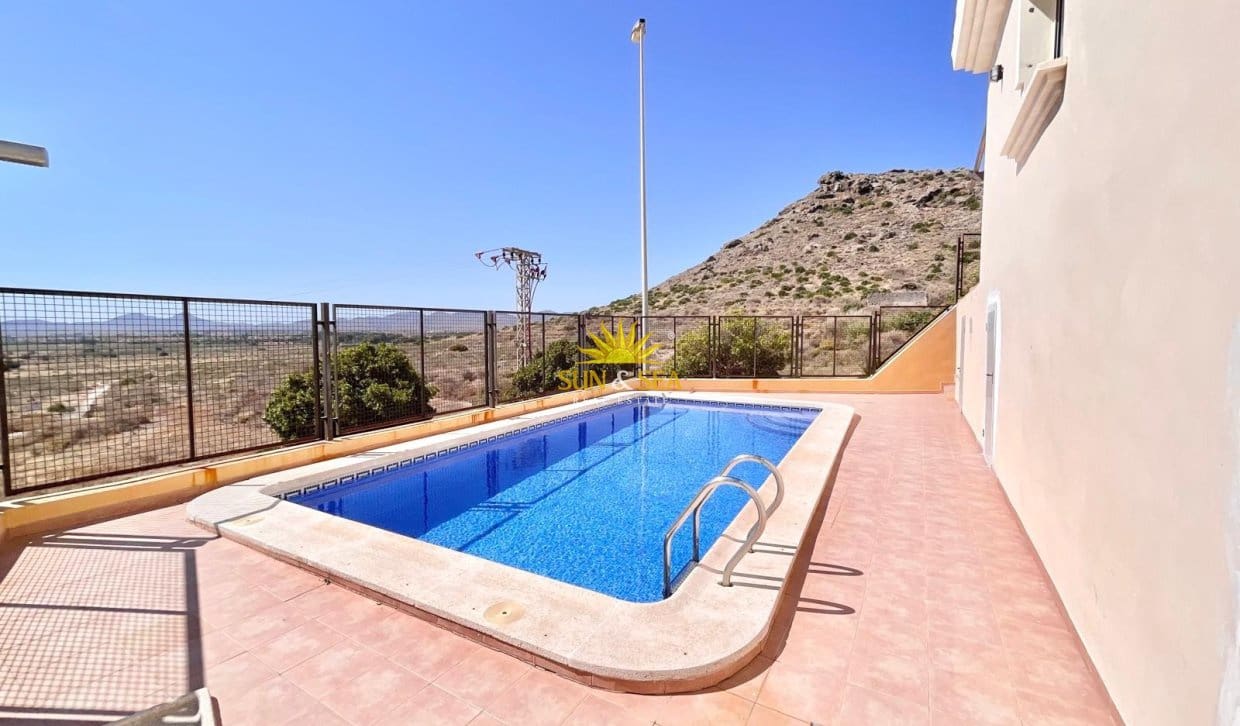3 bedroom Villa for rent in El Carmoli with pool garage - € 2,300 (Ref: 9958290)