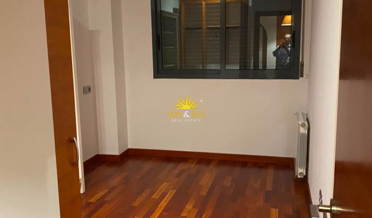 3 bedroom Apartment for rent in Elche / Elx with pool - € 1,400 (Ref: 9958291)