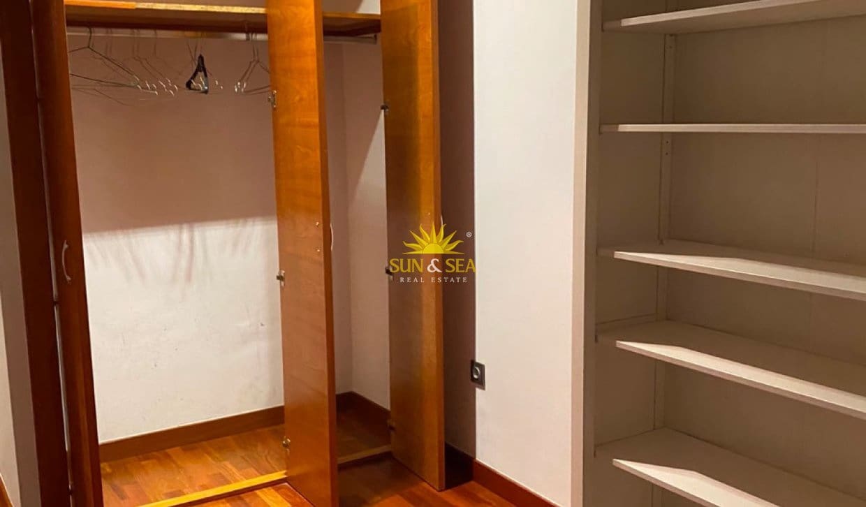 3 bedroom Apartment for rent in Elche / Elx with pool - € 1,400 (Ref: 9958291)