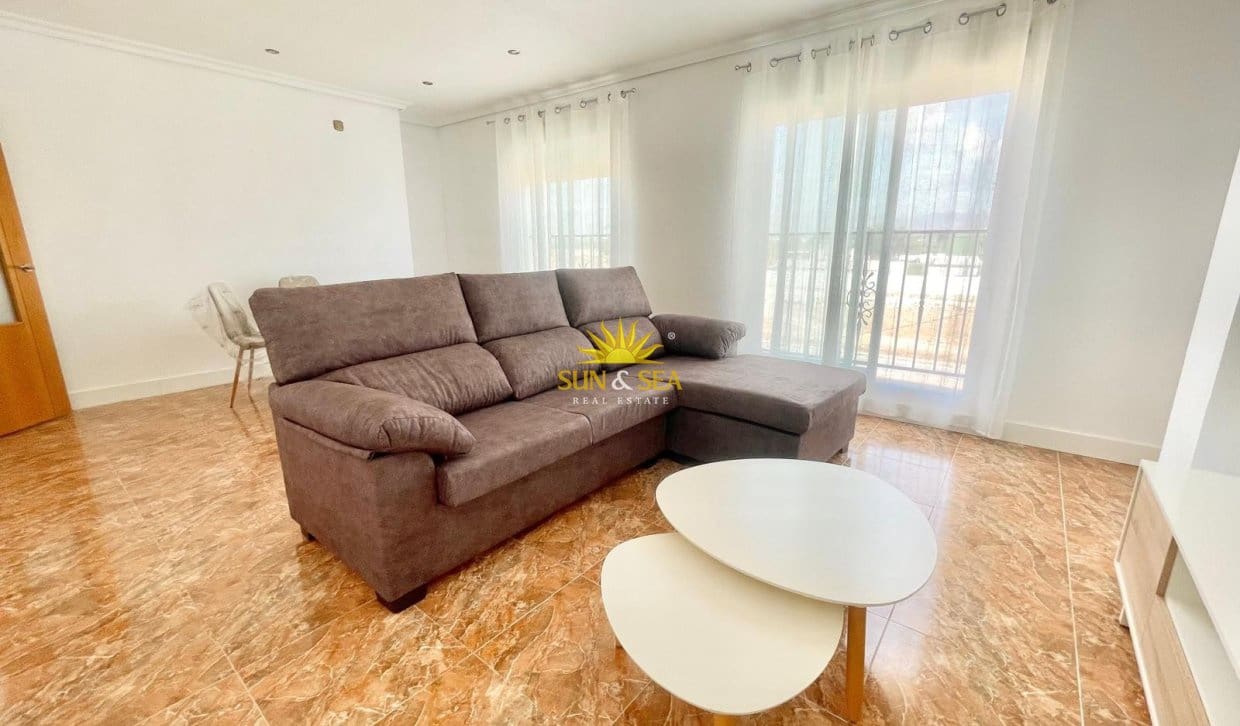 3 bedroom Apartment for rent in Albatera with garage - € 750 (Ref: 9958292)
