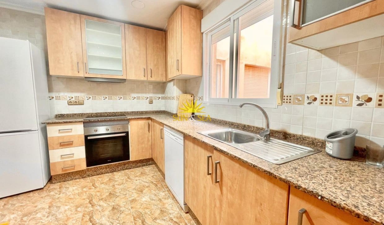 3 bedroom Apartment for rent in Albatera with garage - € 750 (Ref: 9958292)