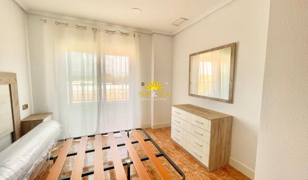 3 bedroom Apartment for rent in Albatera with garage - € 750 (Ref: 9958292)