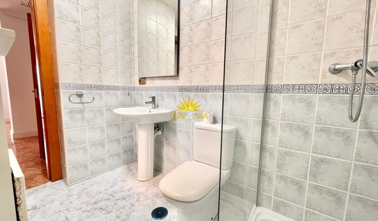 3 bedroom Apartment for rent in Albatera with garage - € 750 (Ref: 9958292)