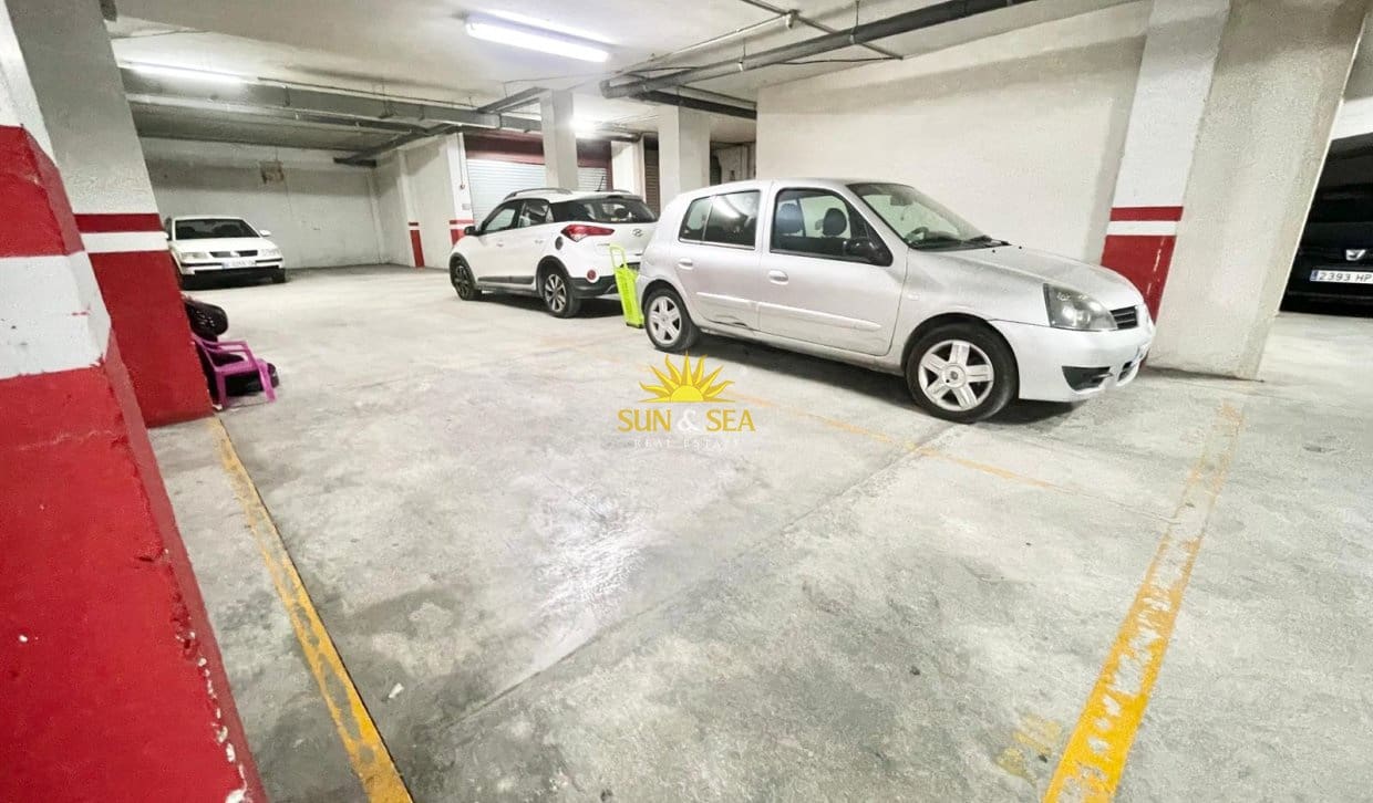 3 bedroom Apartment for rent in Albatera with garage - € 750 (Ref: 9958292)