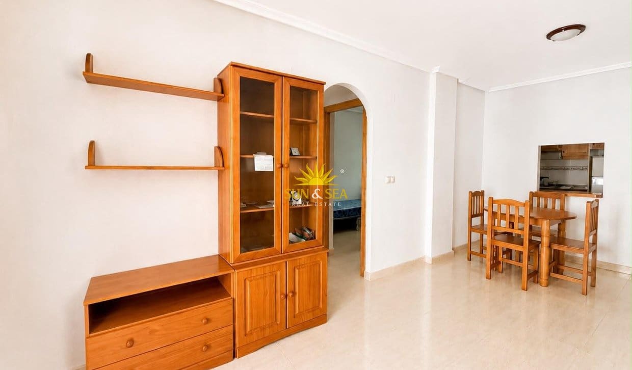 Apartamento de 2 habitaciones en Torrevieja en venta con piscina - 125.990 € (Ref: 9958422)