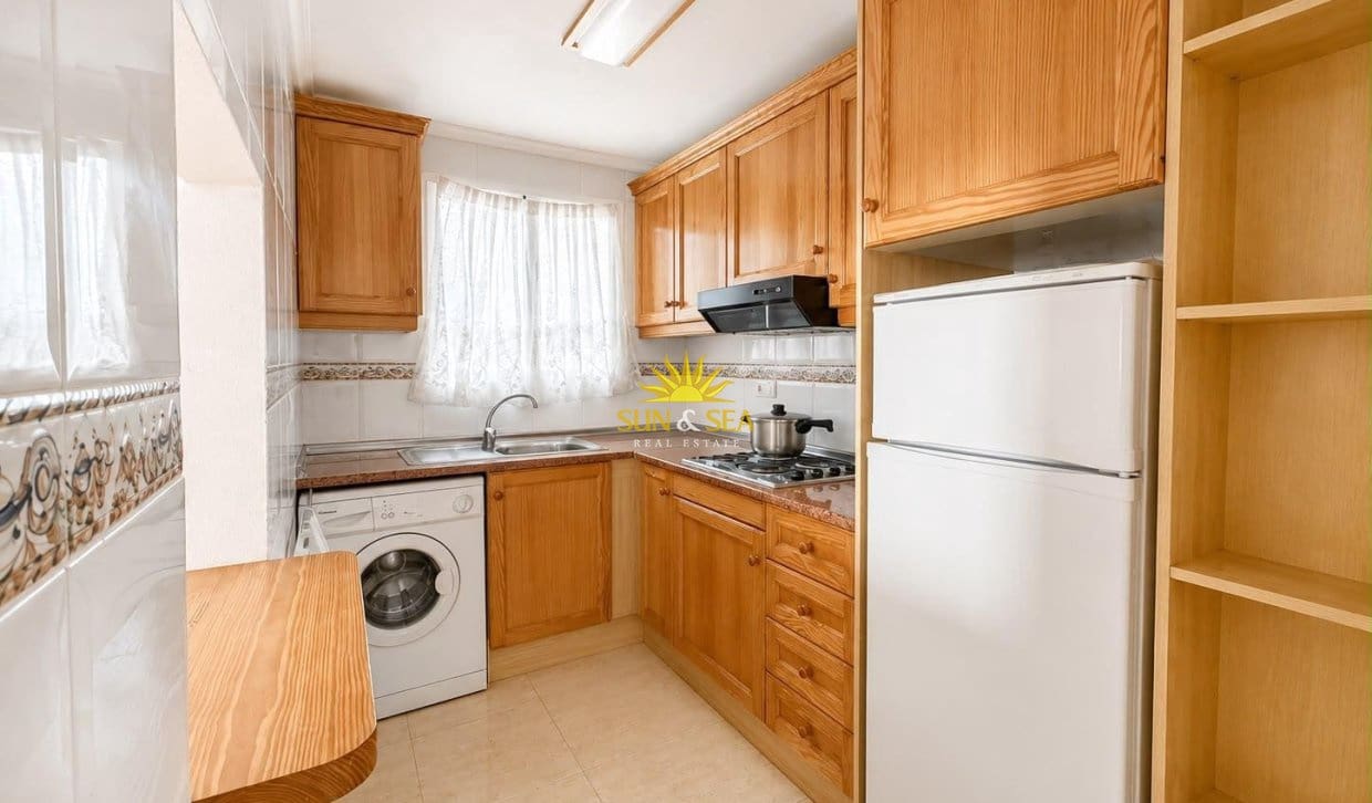 Apartamento de 2 habitaciones en Torrevieja en venta con piscina - 125.990 € (Ref: 9958422)