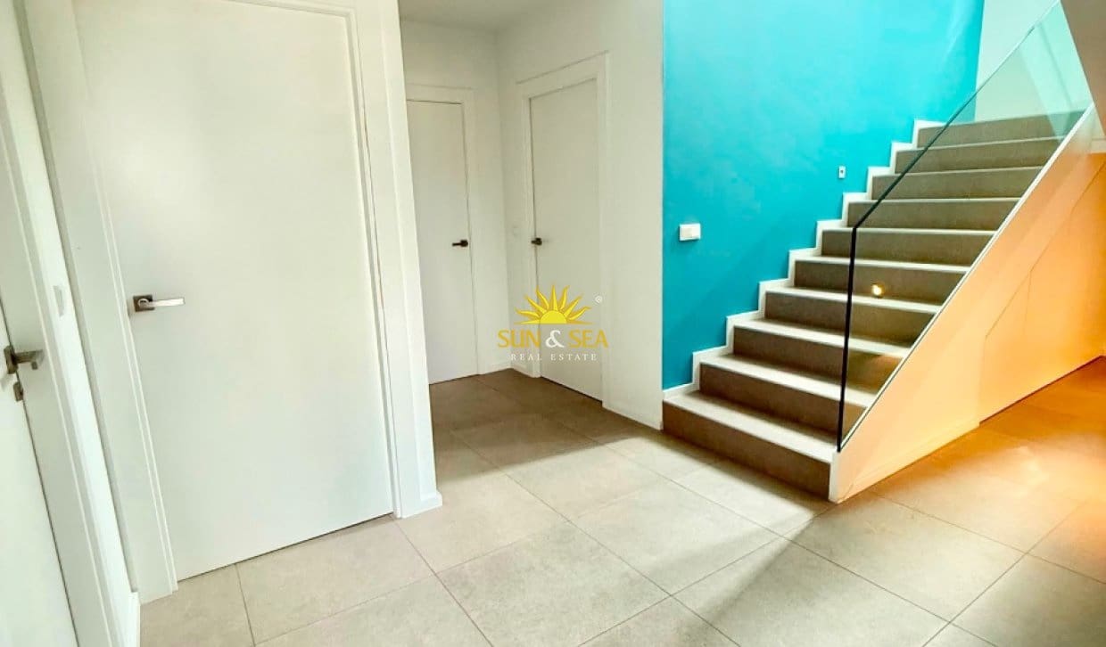 6 bedroom Villa for rent in Finestrat with pool garage - € 6,500 (Ref: 9958423)