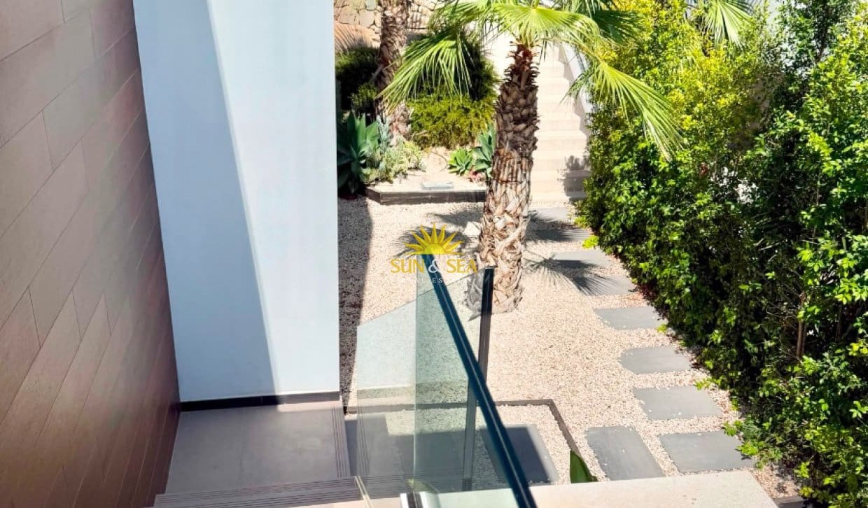 6 bedroom Villa for rent in Finestrat with pool garage - € 6,500 (Ref: 9958423)