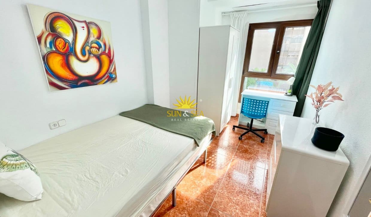3 bedroom Apartment for rent in Murcia city with garage - € 1,200 (Ref: 9958424)
