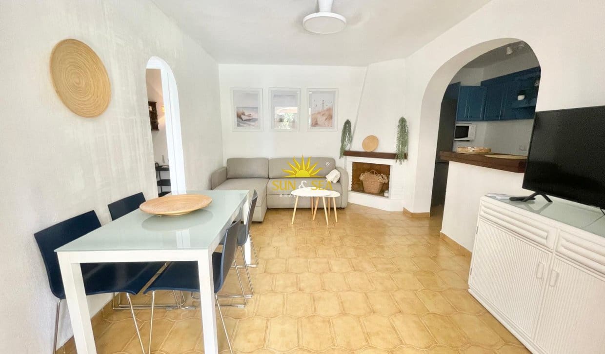 Maison de Ville de 1 chambre à louer à Cabo Roig avec piscine garage - 1 600 € (Ref: 9958838)