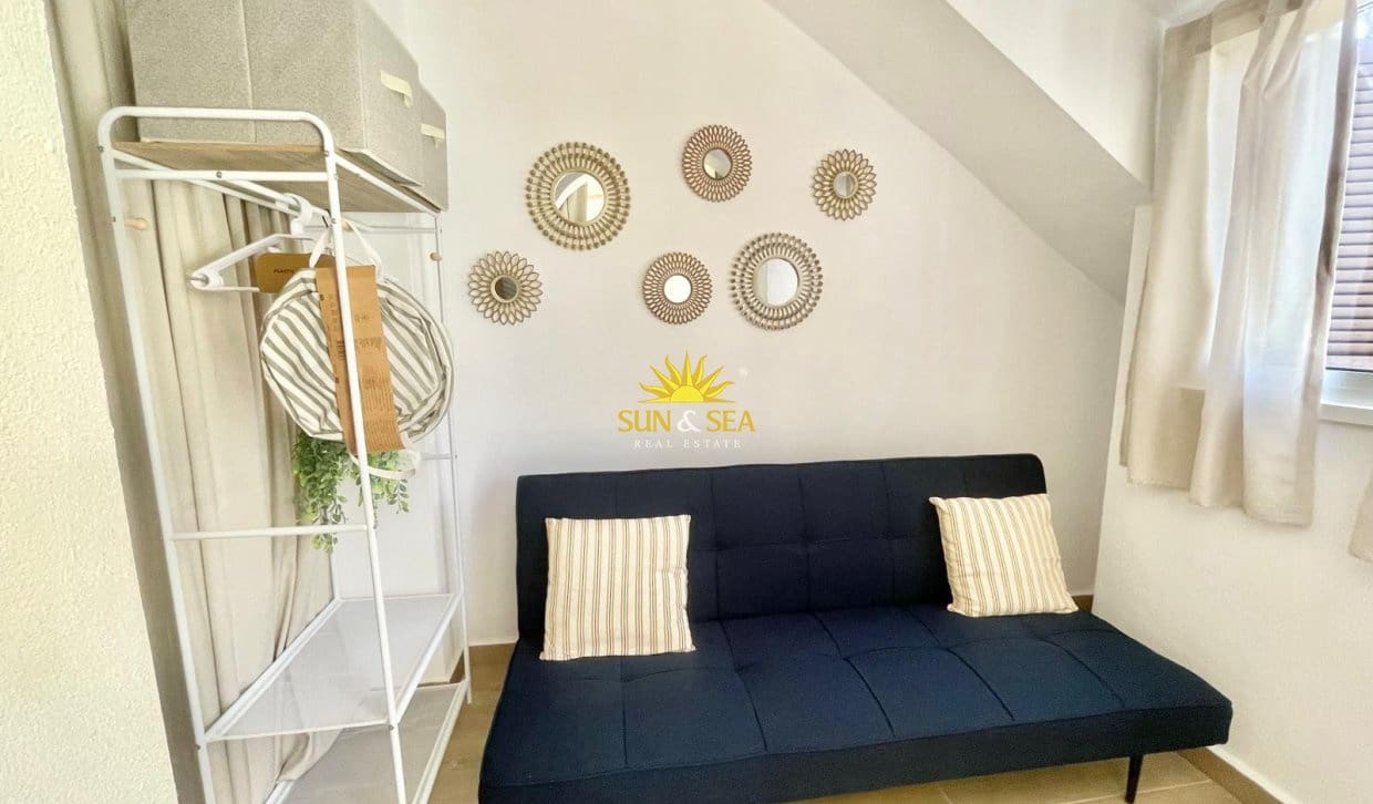Maison de Ville de 1 chambre à louer à Cabo Roig avec piscine garage - 1 600 € (Ref: 9958838)