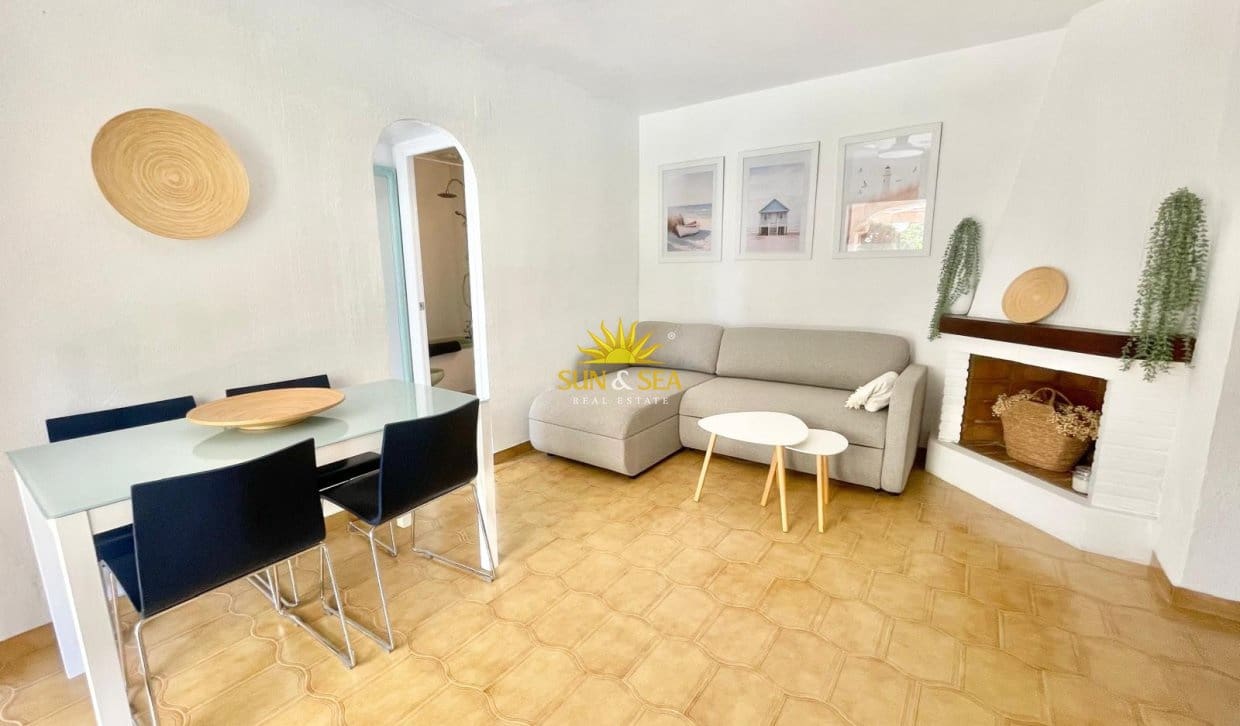 Maison de Ville de 1 chambre à louer à Cabo Roig avec piscine garage - 1 600 € (Ref: 9958838)