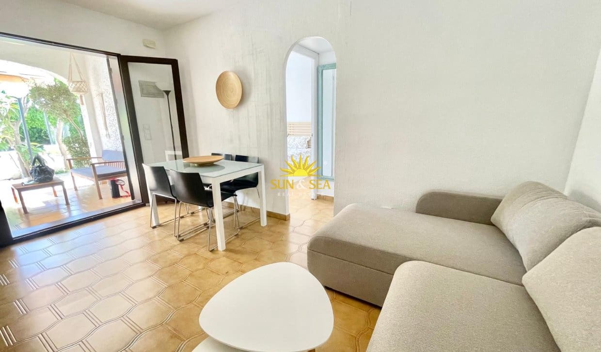 Maison de Ville de 1 chambre à louer à Cabo Roig avec piscine garage - 1 600 € (Ref: 9958838)