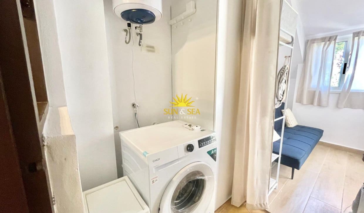Maison de Ville de 1 chambre à louer à Cabo Roig avec piscine garage - 1 600 € (Ref: 9958838)