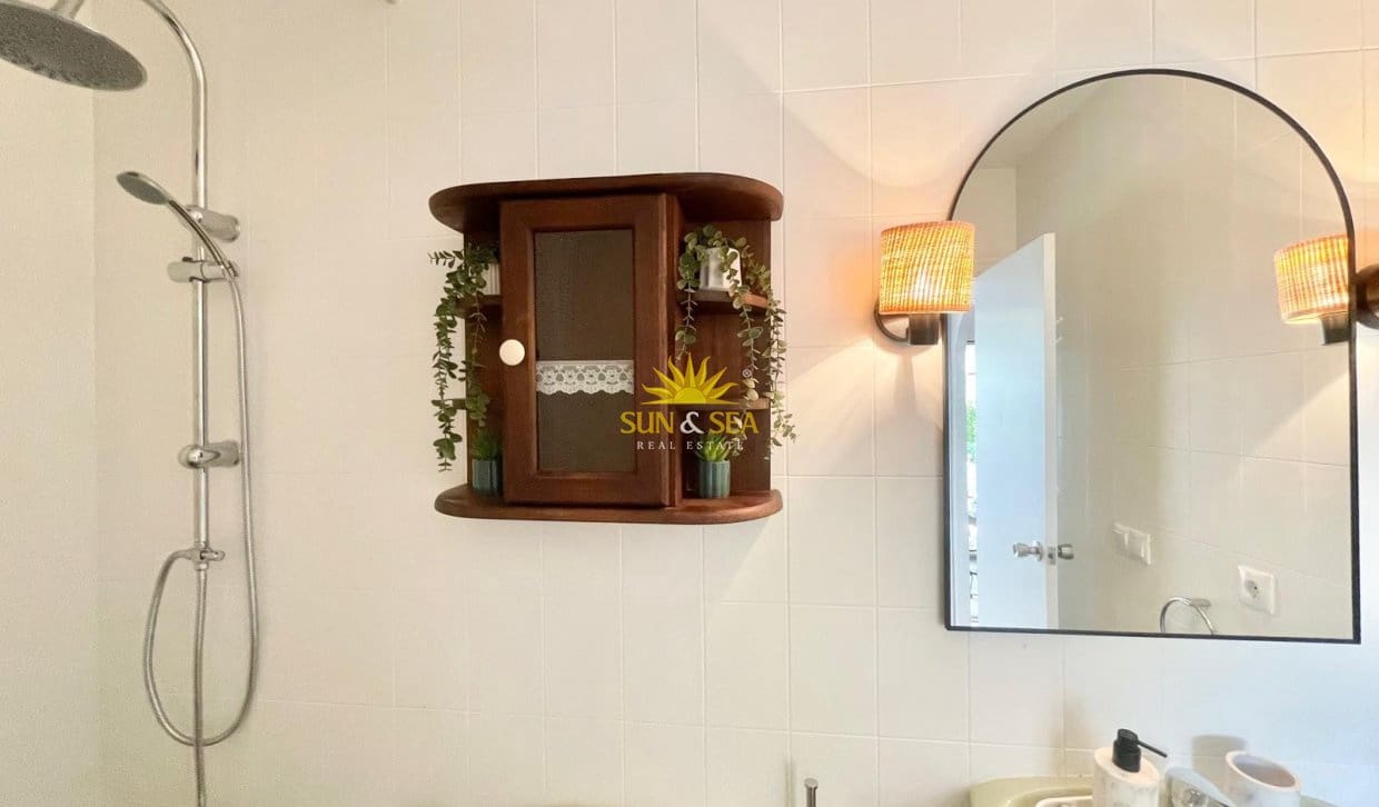 Maison de Ville de 1 chambre à louer à Cabo Roig avec piscine garage - 1 600 € (Ref: 9958838)