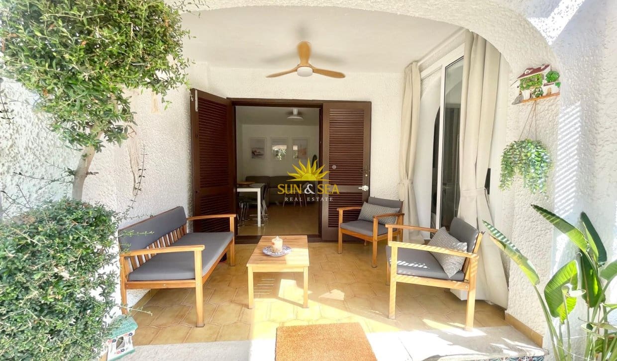 Maison de Ville de 1 chambre à louer à Cabo Roig avec piscine garage - 1 600 € (Ref: 9958838)