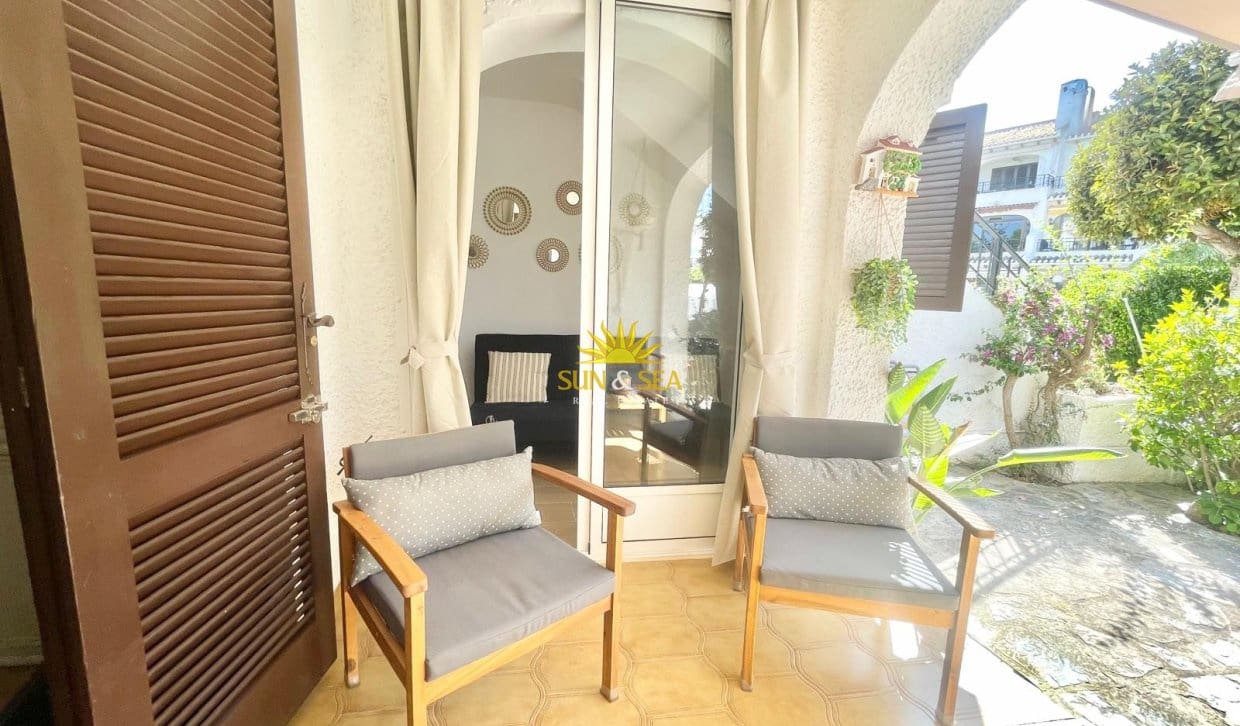 Maison de Ville de 1 chambre à louer à Cabo Roig avec piscine garage - 1 600 € (Ref: 9958838)