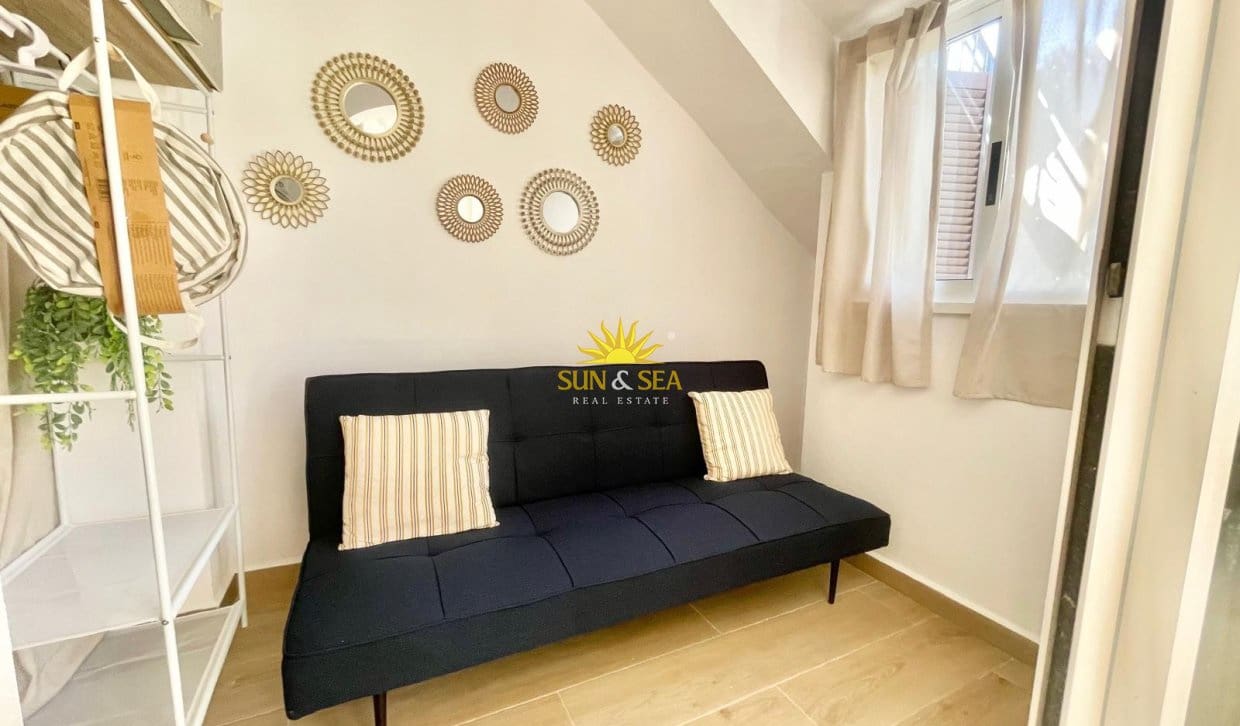 Maison de Ville de 1 chambre à louer à Cabo Roig avec piscine garage - 1 600 € (Ref: 9958838)