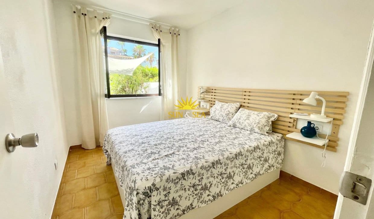 Maison de Ville de 1 chambre à louer à Cabo Roig avec piscine garage - 1 600 € (Ref: 9958838)