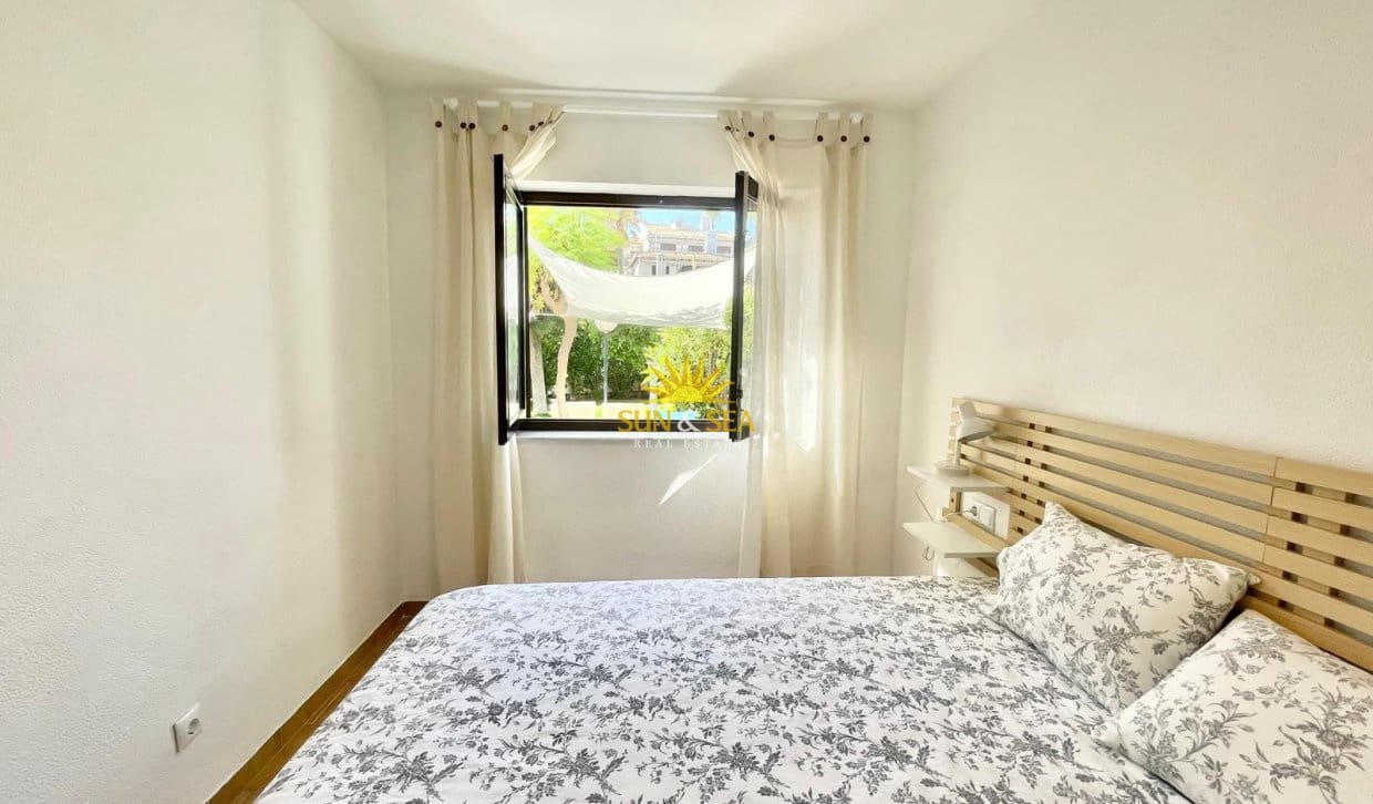 Maison de Ville de 1 chambre à louer à Cabo Roig avec piscine garage - 1 600 € (Ref: 9958838)