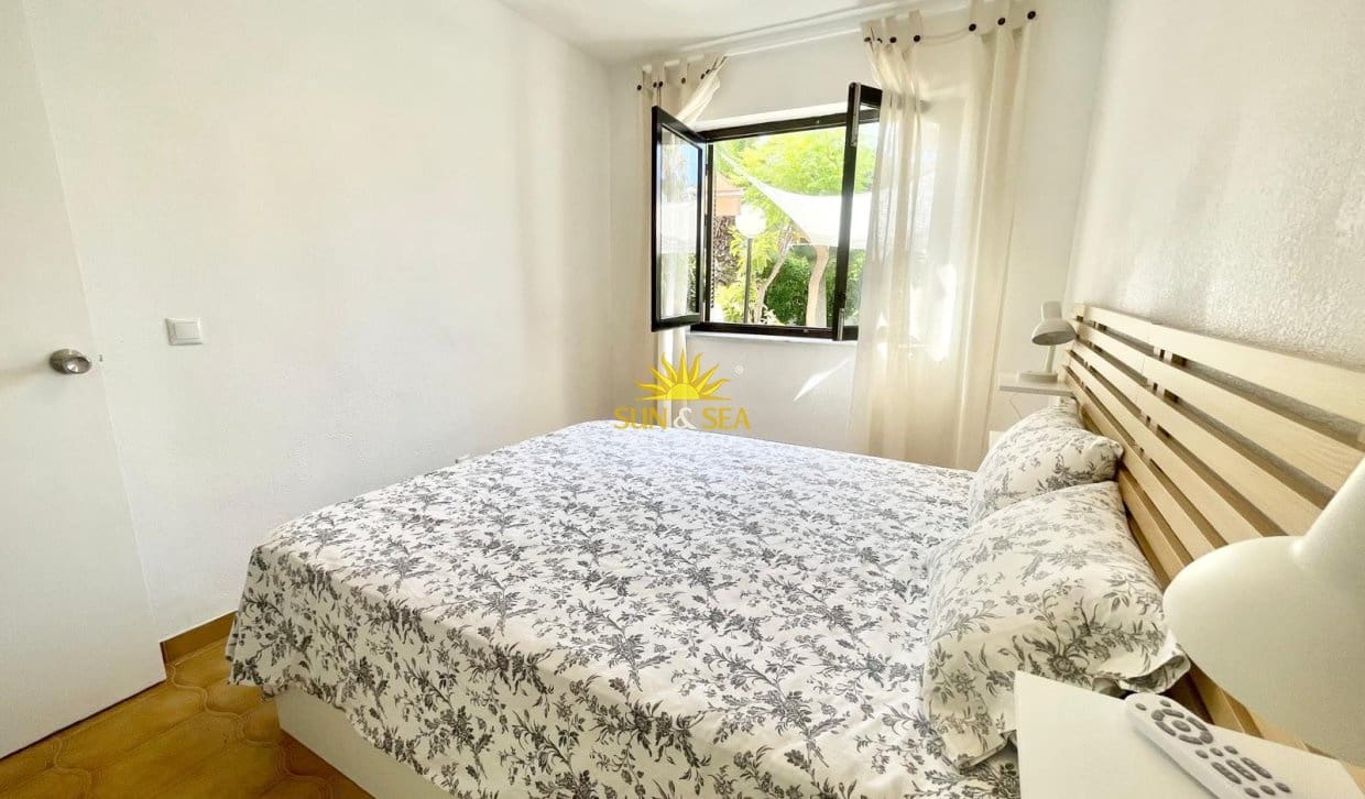 Maison de Ville de 1 chambre à louer à Cabo Roig avec piscine garage - 1 600 € (Ref: 9958838)