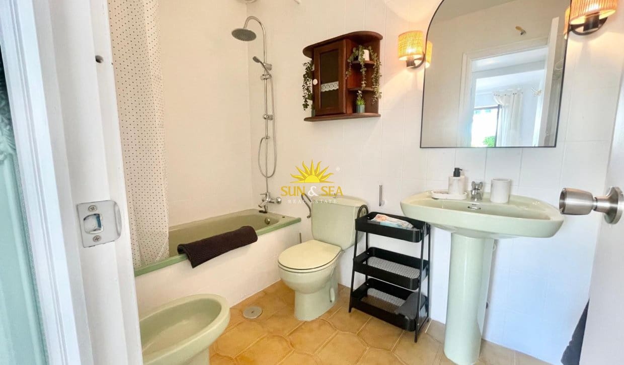 Maison de Ville de 1 chambre à louer à Cabo Roig avec piscine garage - 1 600 € (Ref: 9958838)
