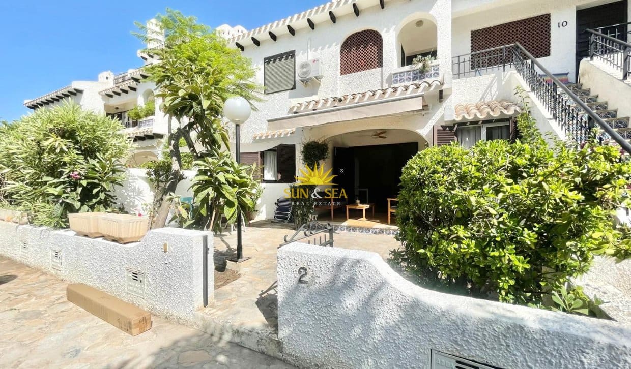 Maison de Ville de 1 chambre à louer à Cabo Roig avec piscine garage - 1 600 € (Ref: 9958838)