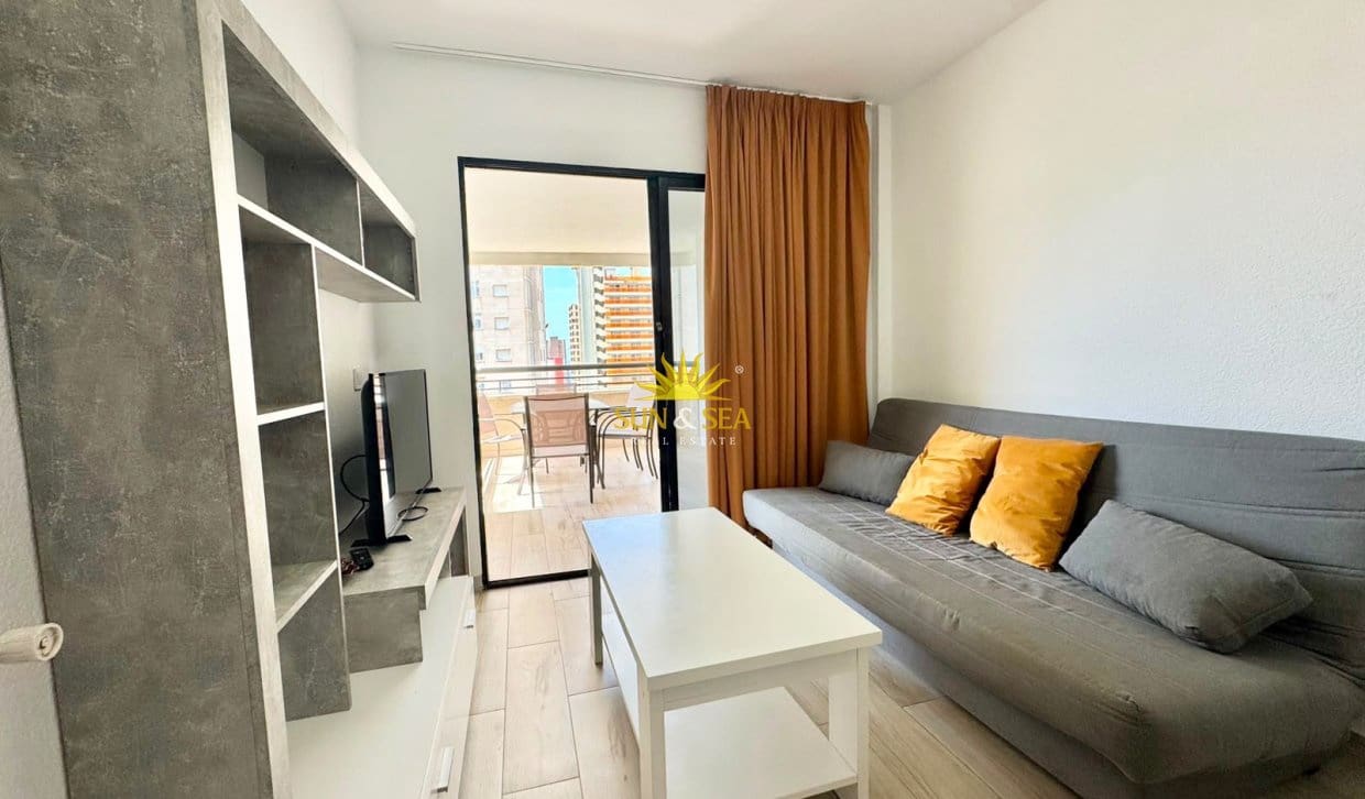 1 bedroom Apartment for rent in Benidorm with pool - € 1,000 (Ref: 9961189)