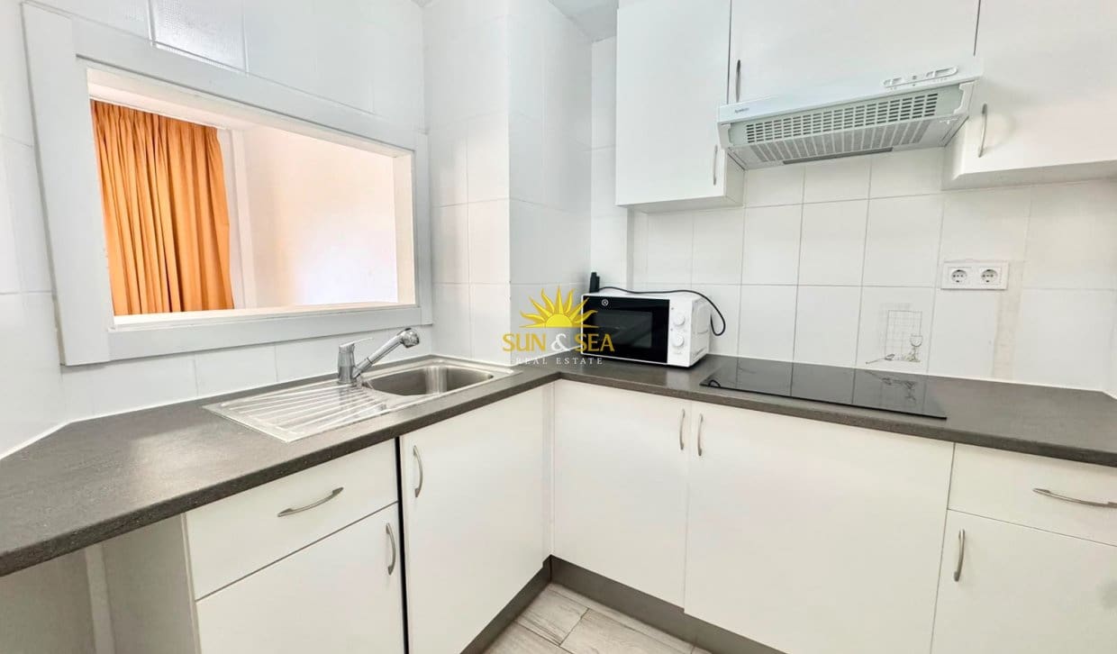 1 bedroom Apartment for rent in Benidorm with pool - € 1,000 (Ref: 9961189)