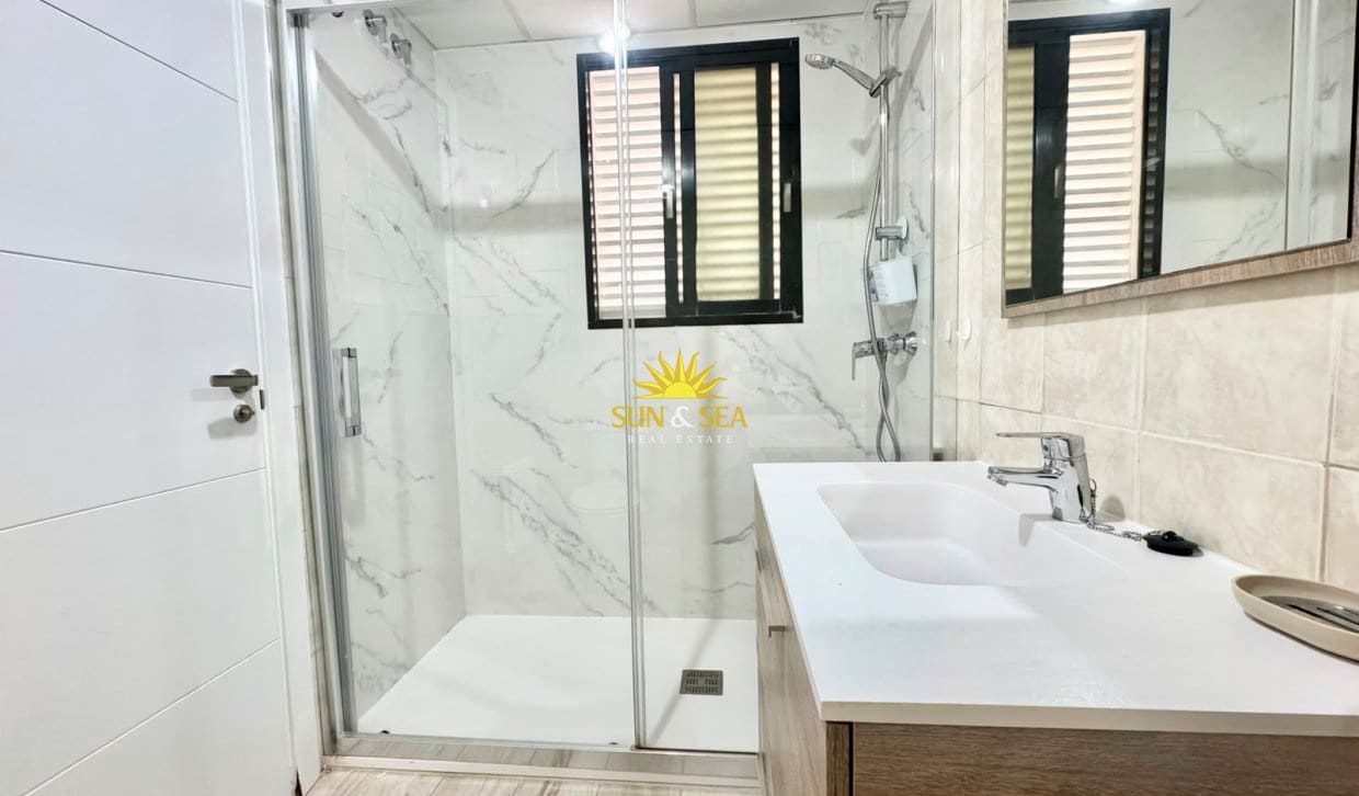 1 bedroom Apartment for rent in Benidorm with pool - € 1,000 (Ref: 9961189)